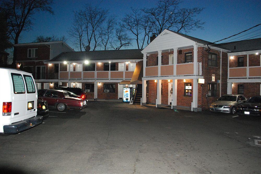Central Motel Courtyard ไวท์เพลนส์ ภายนอก รูปภาพ