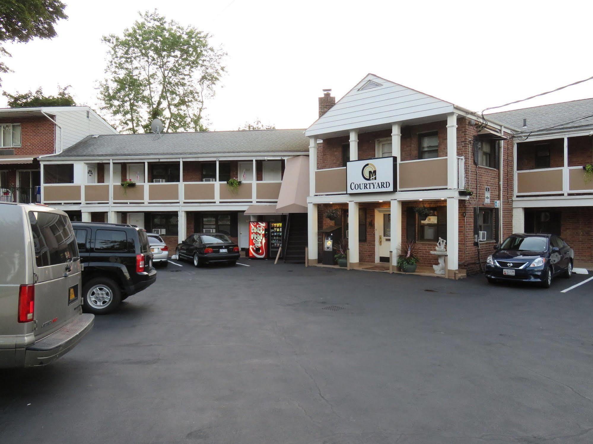 Central Motel Courtyard ไวท์เพลนส์ ภายนอก รูปภาพ