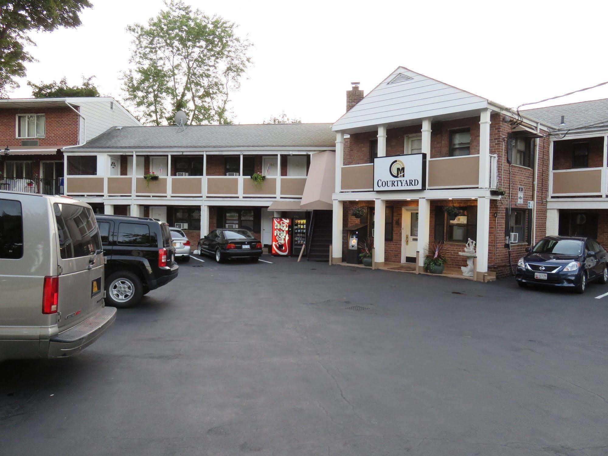 Central Motel Courtyard ไวท์เพลนส์ ภายนอก รูปภาพ