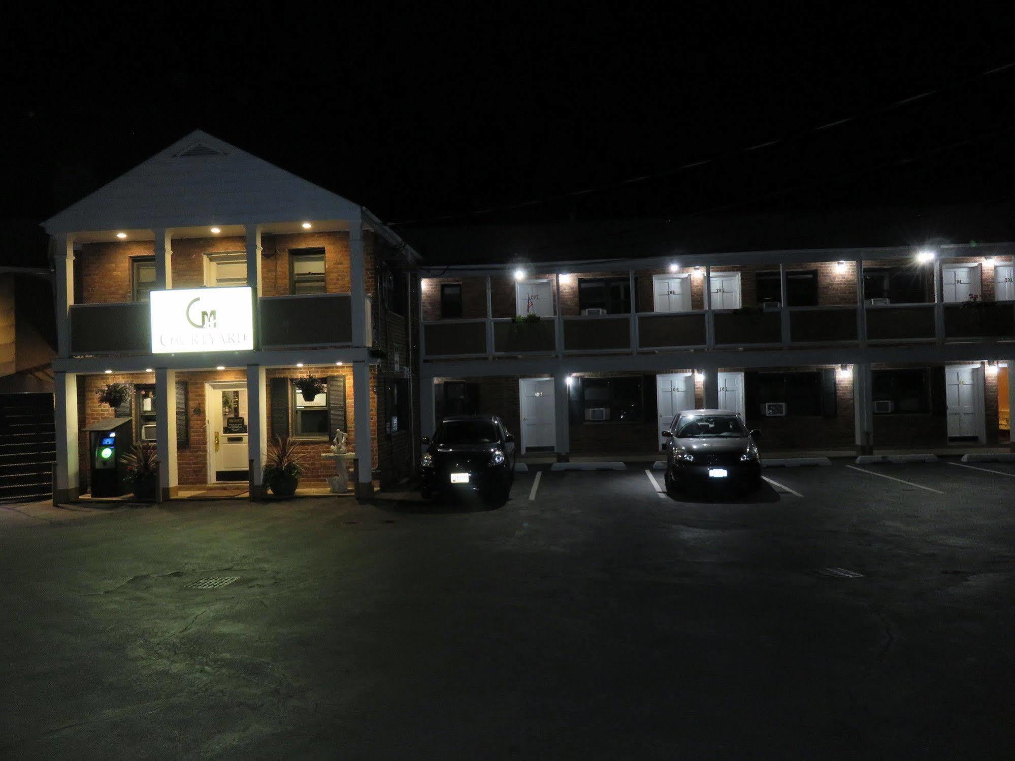 Central Motel Courtyard ไวท์เพลนส์ ภายนอก รูปภาพ