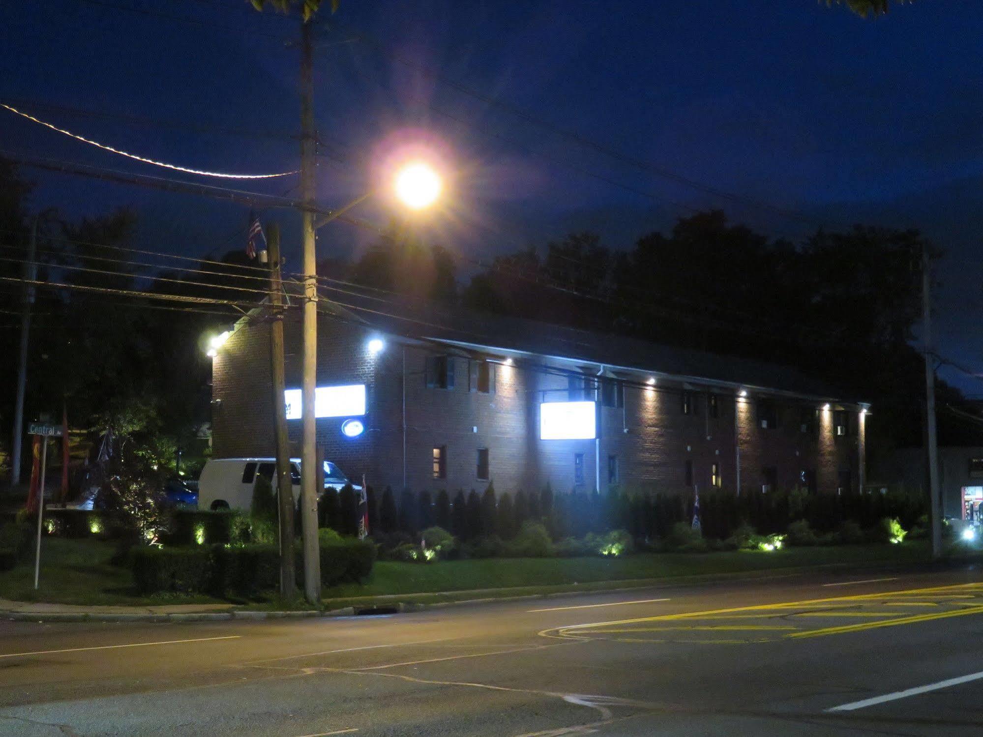 Central Motel Courtyard ไวท์เพลนส์ ภายนอก รูปภาพ