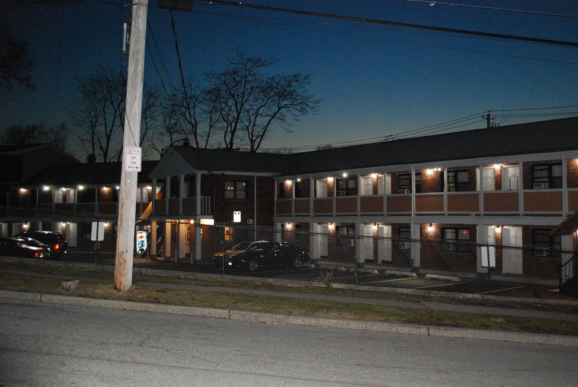 Central Motel Courtyard ไวท์เพลนส์ ภายนอก รูปภาพ